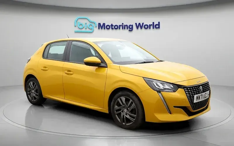 Usado Peugeot 208 Active Premium 102 HP (75 kW) 2022 Amarelo Citadino