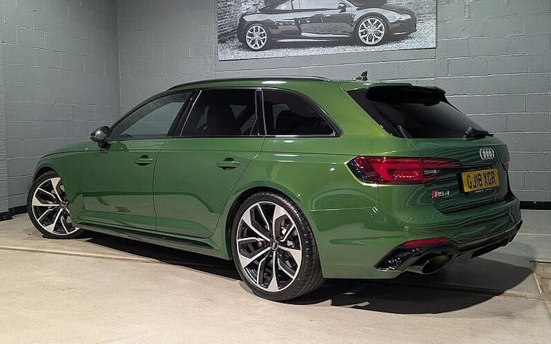 Used Audi RS4 Business 451 HP (331 kW) 2018 Green Estate