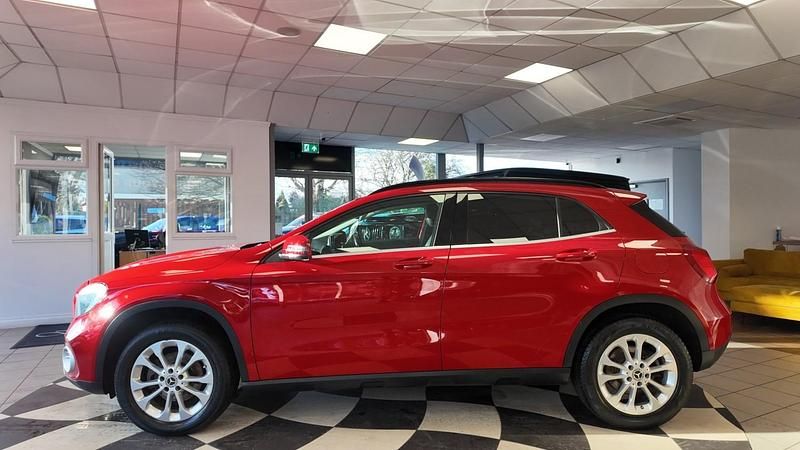 Used Mercedes GLA200 SE 156 HP (114 kW) 2018 Red SUV