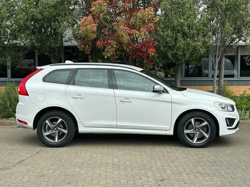 Used Volvo XC60 R-Design 181 HP (133 kW) 2014 White SUV