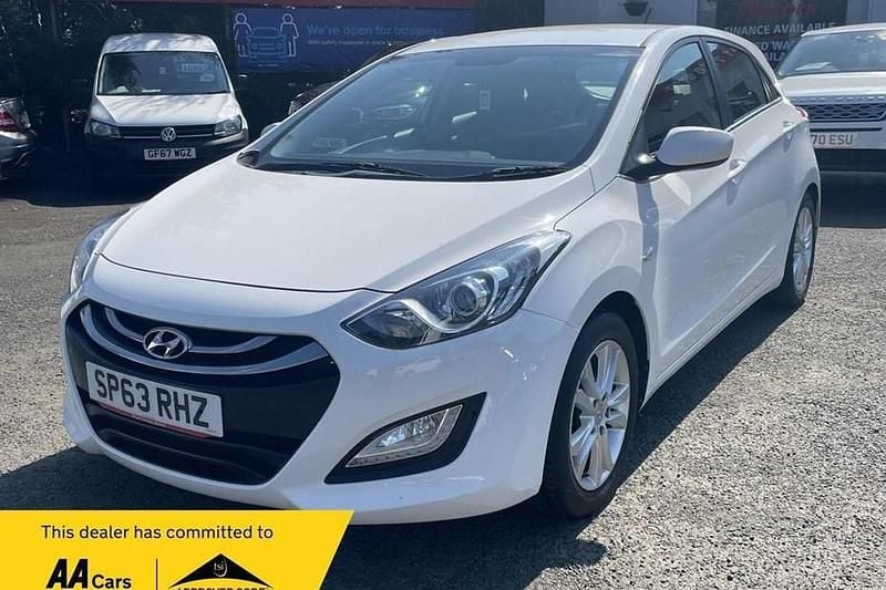 White Used 2013 Hyundai i30 Edition Hatchback | £3,995 (Fair price) - Image 1/1