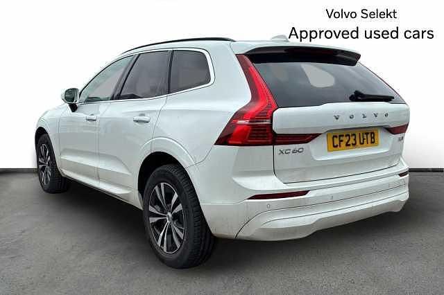 Used Volvo XC60 Core 247 HP (181 kW) 2023 White SUV