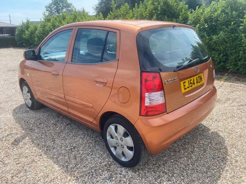 Used Kia Picanto LX 64 HP (47 kW) 2004 Orange Hatchback