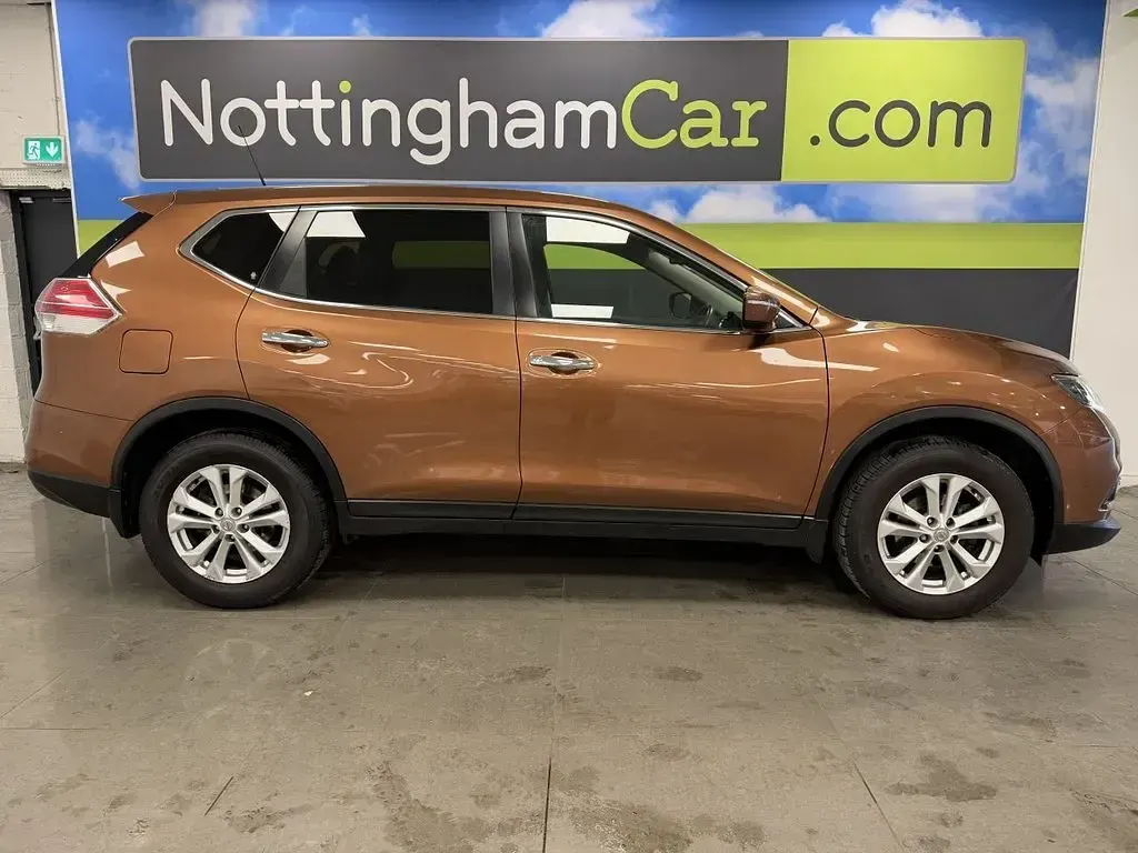 Used Nissan X-Trail Acenta 163 HP (119 kW) 2016 Orange SUV