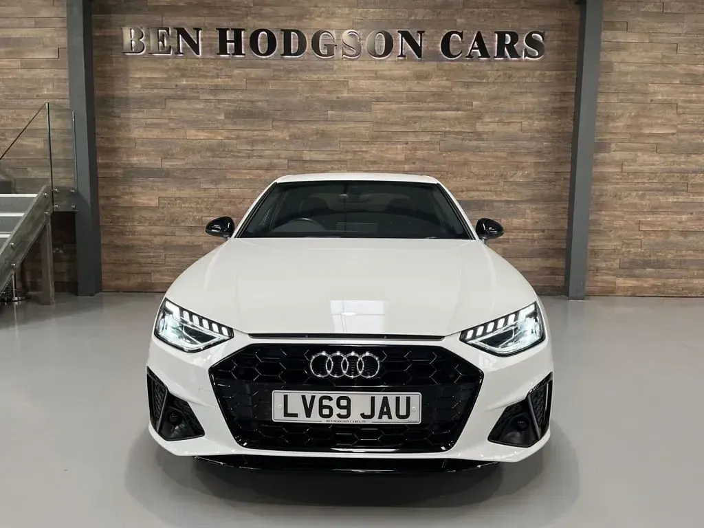 Used Audi A4 Black Edition 150 HP (110 kW) 2019 White Sedan