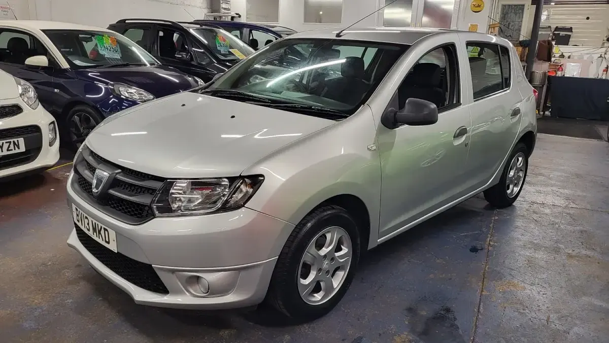 Used Dacia Sandero Ambiance 74 HP (54 kW) 2013 Silver Hatchback