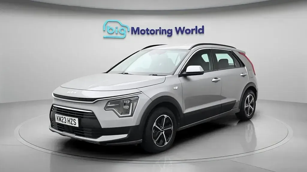 Używany Kia Niro 139 KM (102 kW) 2023 Szary SUV