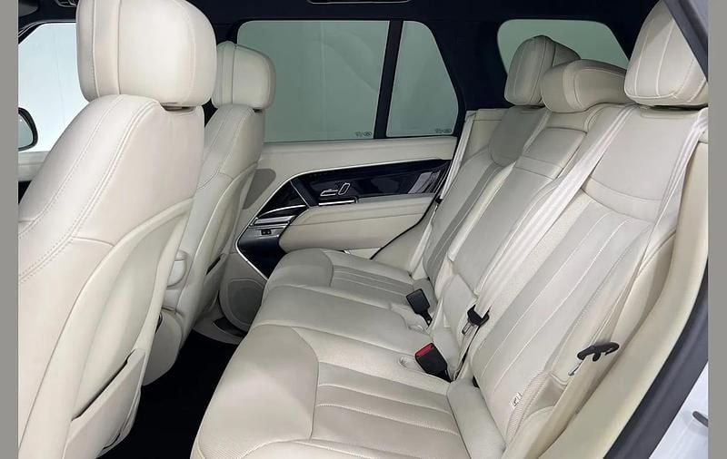 Used Land Rover Range Rover SE 344 HP (253 kW) 2022 White SUV