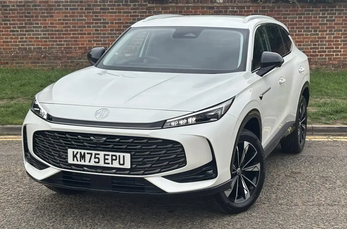 Used MG HS SE 170 HP (125 kW) 2025 White SUV
