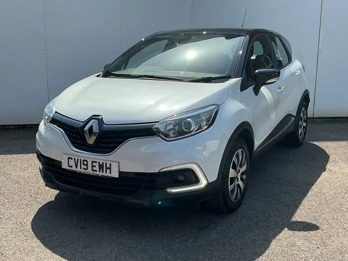 Used Renault Captur Play 90 HP (66 kW) 2019 White SUV