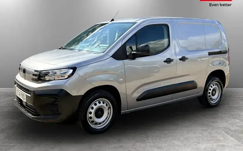 Begagnad Peugeot Partner 102 HK (75 kW) 2025 Minibuss