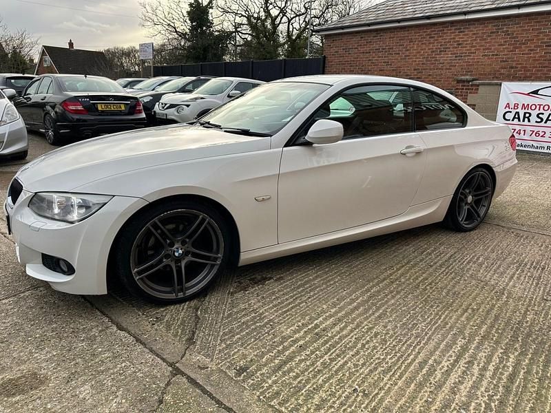Used BMW 318 M Sport 2013 White Coupe