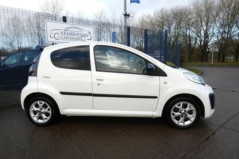 Used Citroën C1 Platinum 68 HP (50 kW) 2014 White Hatchback