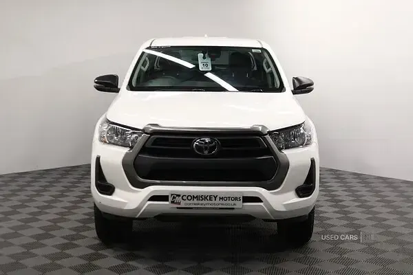 Used Toyota HiLux Active 150 HP (110 kW) 2022 White Pickup