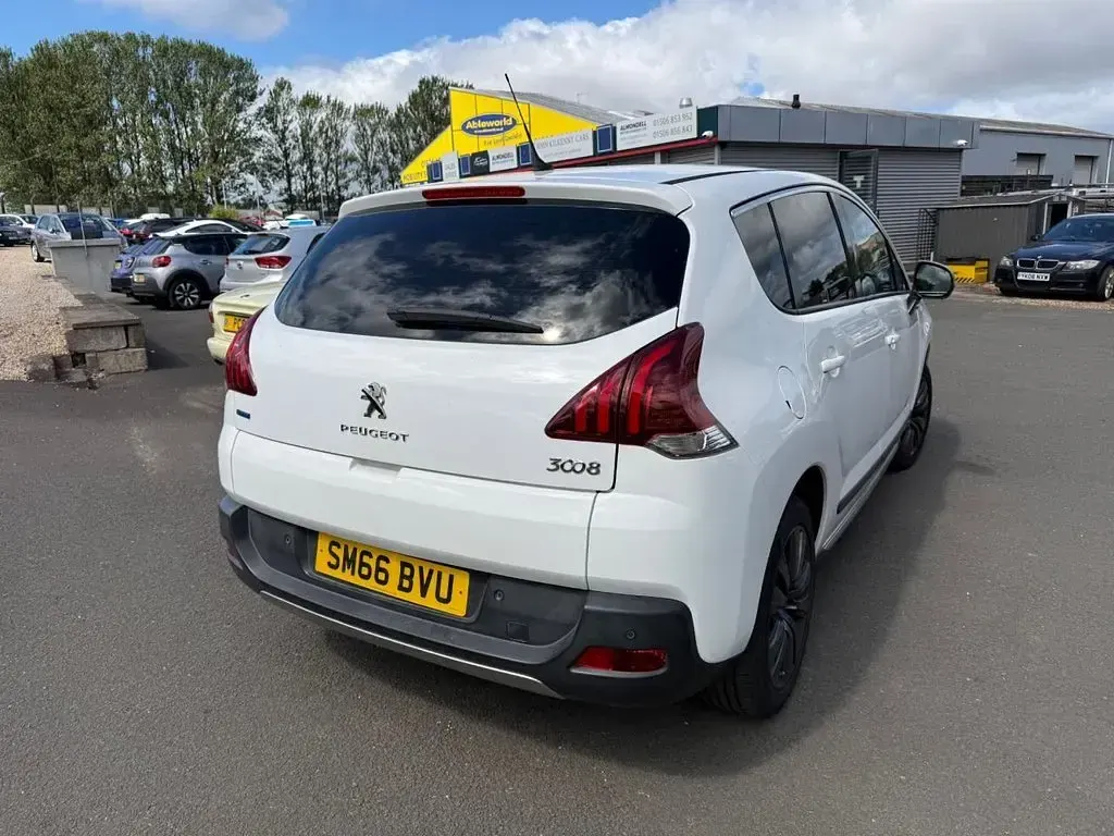 Used Peugeot 3008 Active 120 HP (88 kW) 2017 White SUV