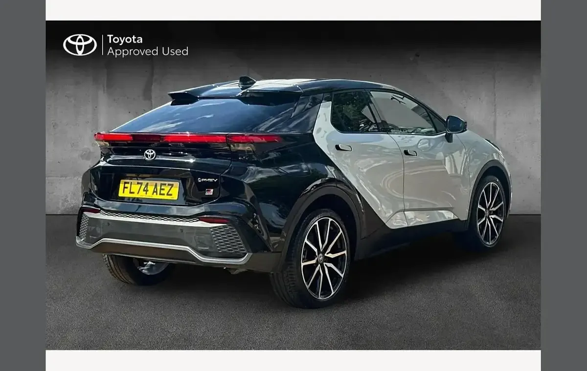 Used Toyota C-HR Sport 220 HP (161 kW) 2024 White SUV