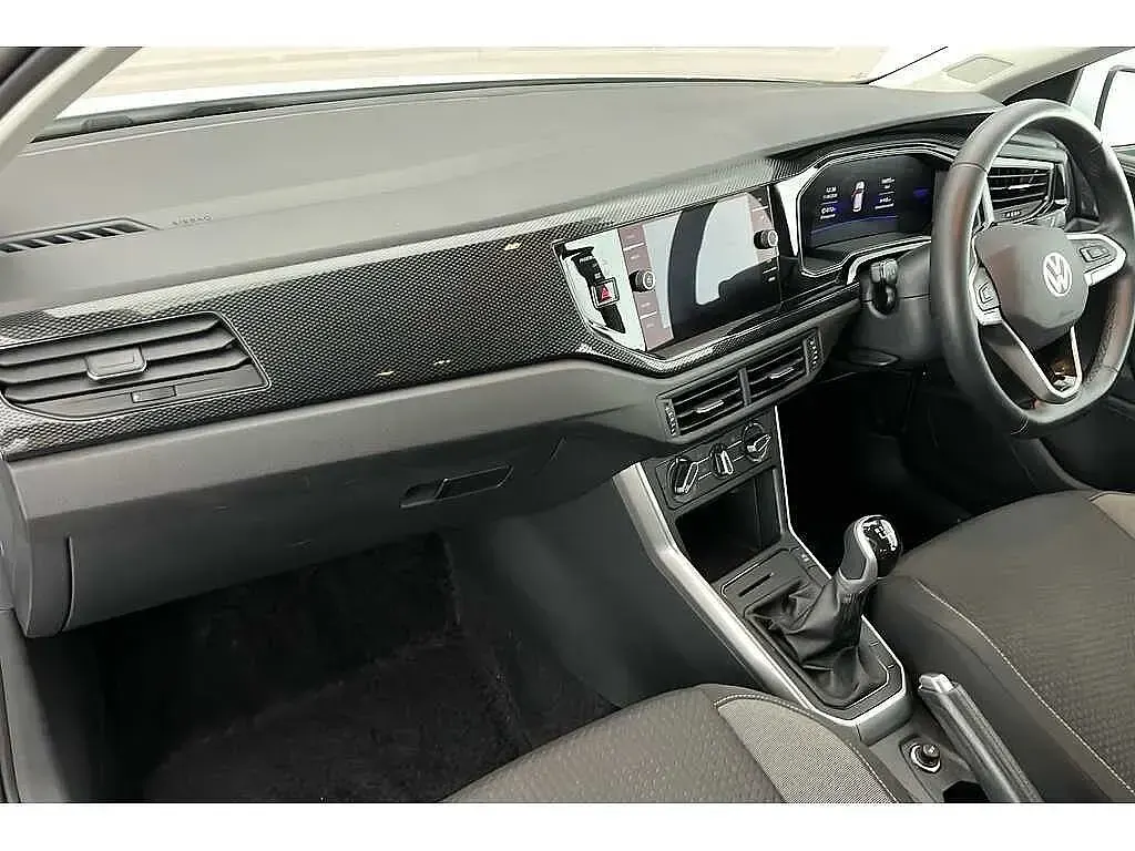 Used VW Polo 95 HP (69 kW) 2024 Hatchback