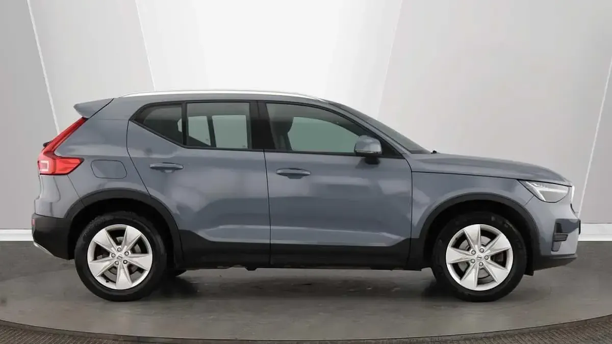 Usado Volvo XC40 Core 2023 Cinzento SUV
