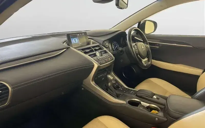 Used Lexus NX300h 197 HP (144 kW) 2017 Silver SUV