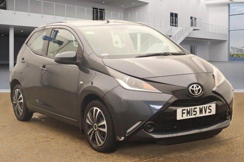Grey Used 2015 Toyota Aygo X-play Hatchback | £3,695 (Fair price) - Image 1/1