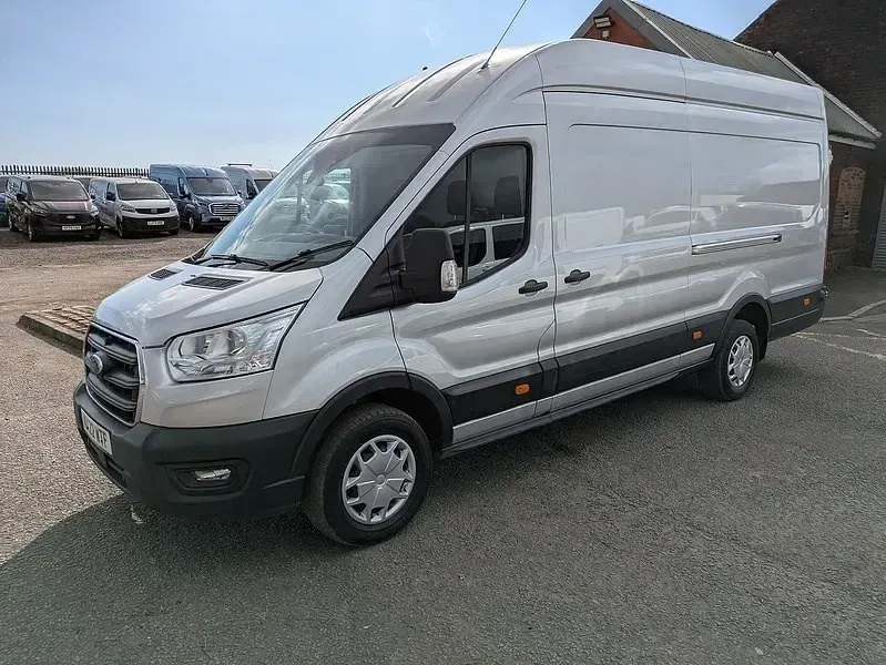 Second-hand Ford Transit Trend 130 CP (95 kW) 2022 Argintiu Van