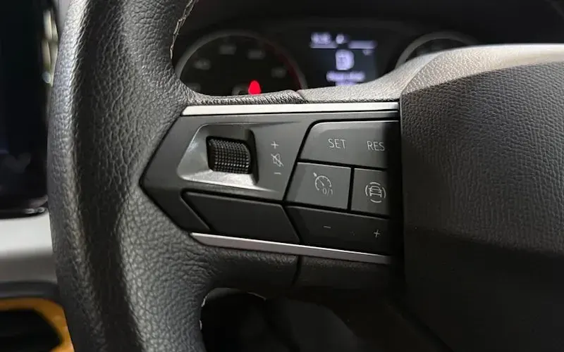 Used Seat Arona SE Technology 95 HP (69 kW) 2022 Blue SUV
