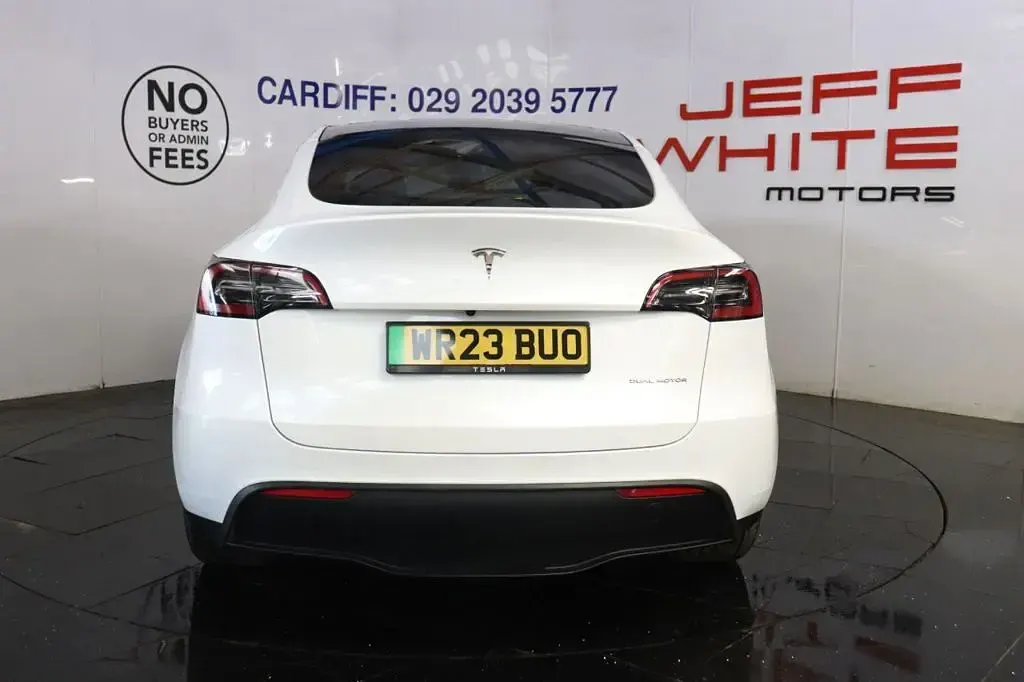 Used Tesla Model Y Long Range AWD 378 kW (514 HP) 2023 White SUV