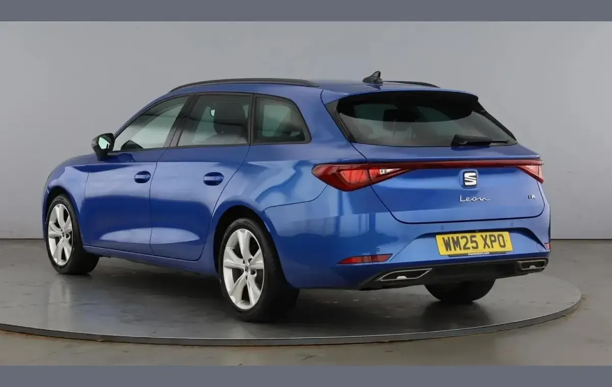 Used Seat Leon FR 110 HP (80 kW) 2025 Blue Estate