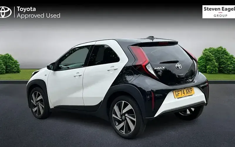 Used Toyota Aygo X 72 HP (52 kW) 2024 White SUV