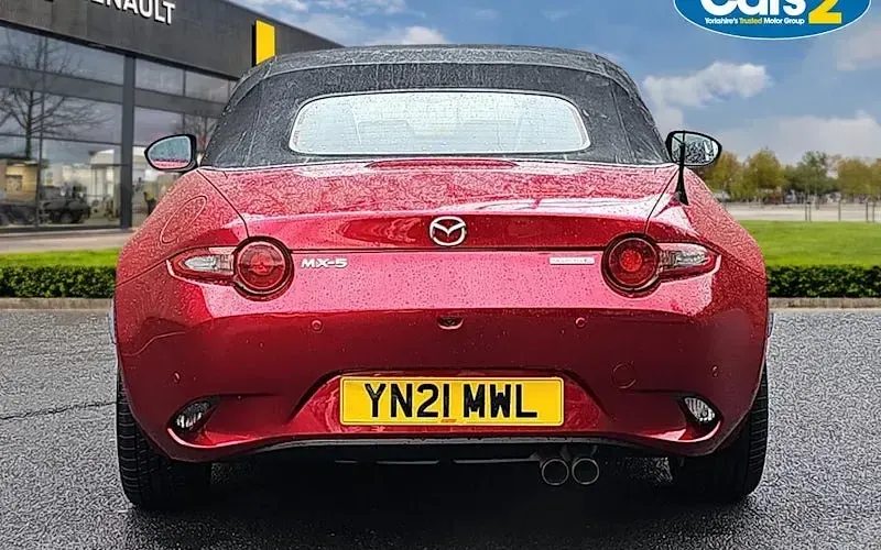 Used Mazda MX5 Inclusive 184 HP (135 kW) 2021 Red Cabriolet