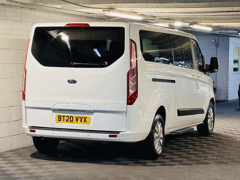 Used Ford Tourneo Zetec 130 HP (95 kW) 2020 White MPV