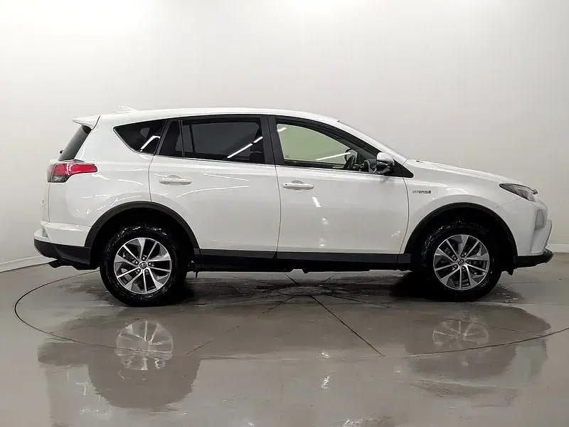 Used Toyota RAV4 Hybrid 2018 White SUV