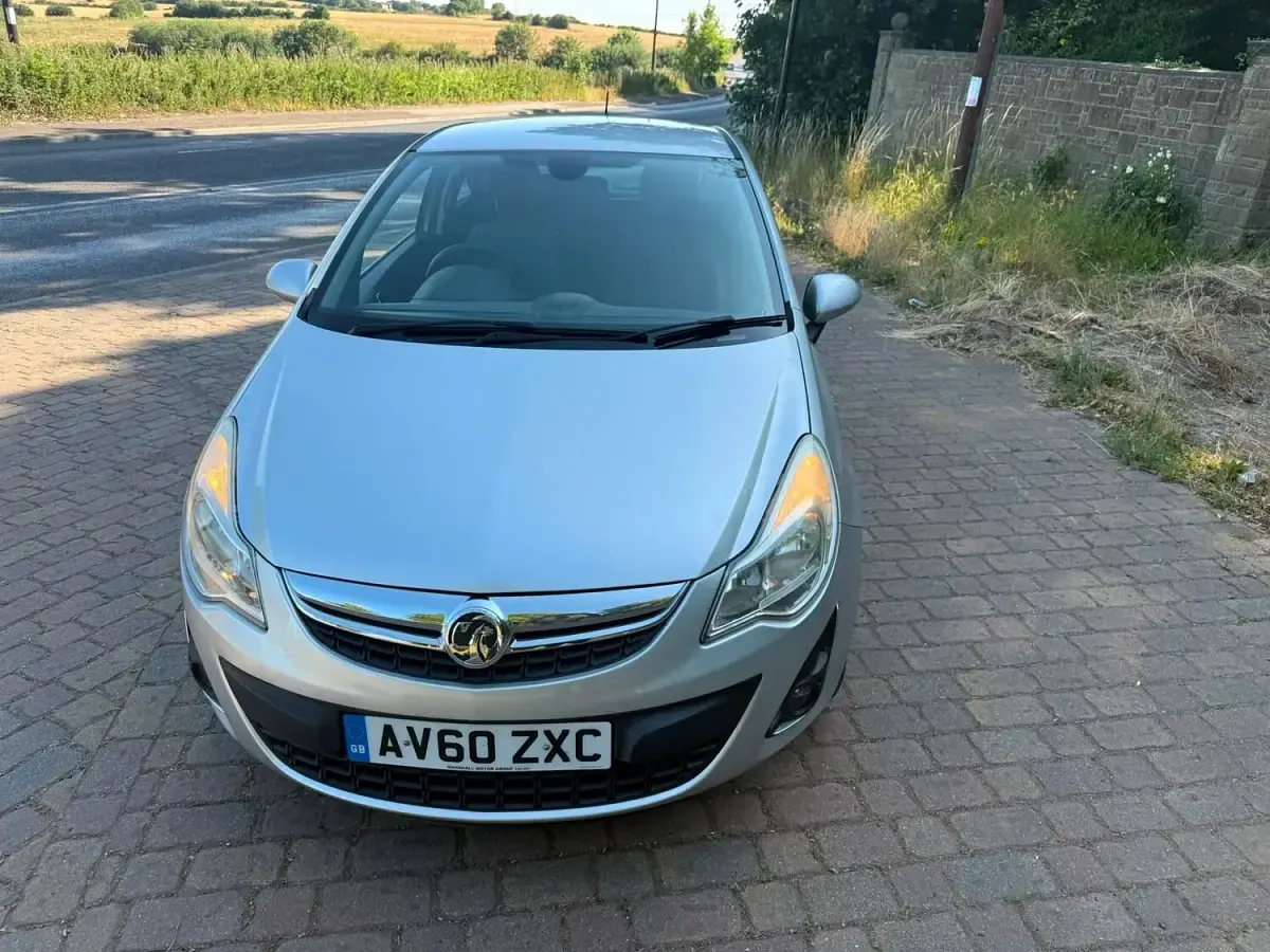 Used Vauxhall Corsa 90 HP (66 kW) 2011 Silver Hatchback
