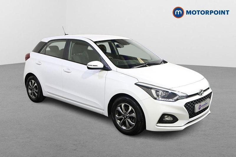 Used Hyundai i20 SE 101 HP (74 kW) 2019 White Hatchback