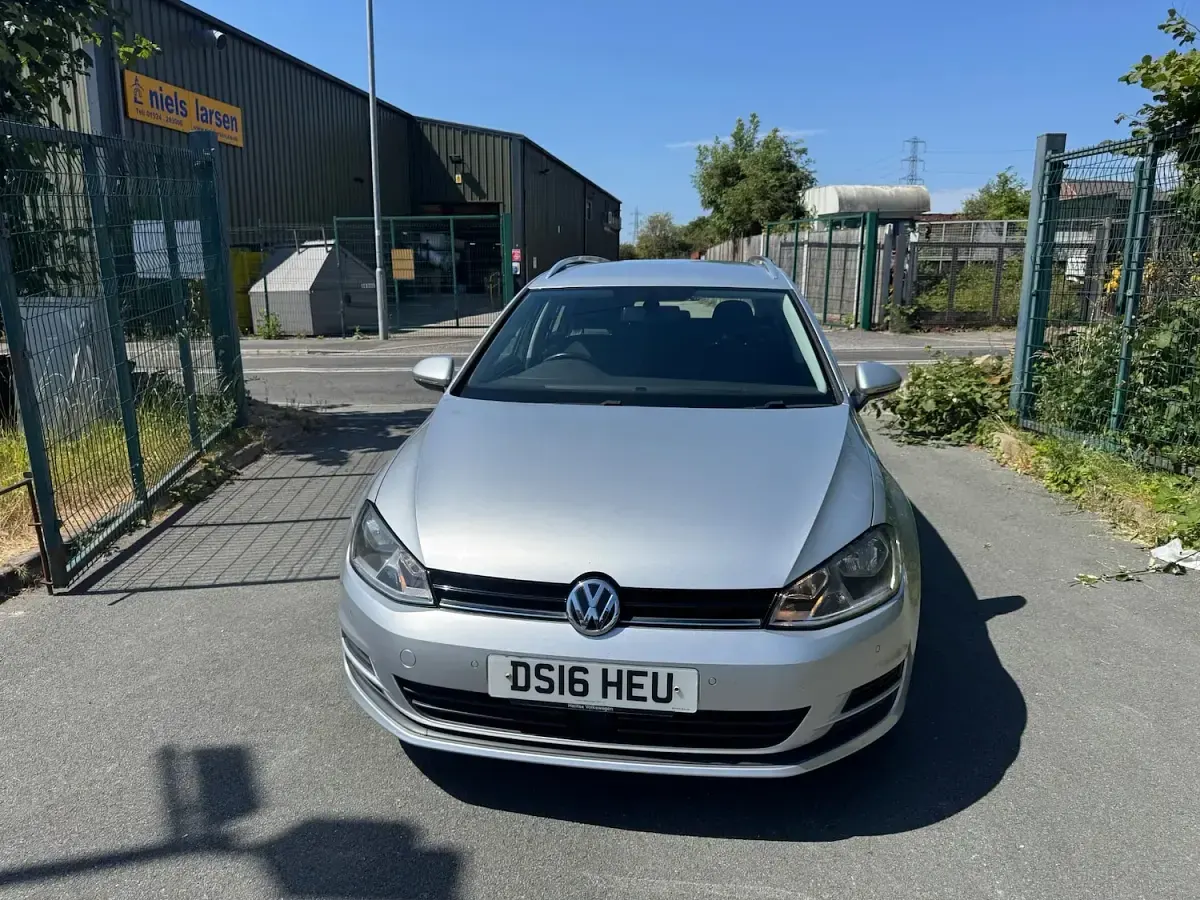 Used VW Golf VII SE 110 HP (80 kW) 2016 Silver Estate