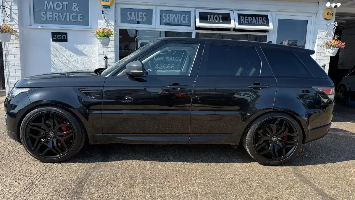 Used Land Rover Range Rover Autobiography Dynamic 258 HP (189 kW) 2015 Black SUV