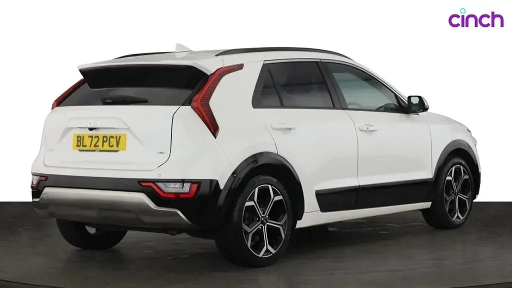 Used Kia Niro 2023 White SUV