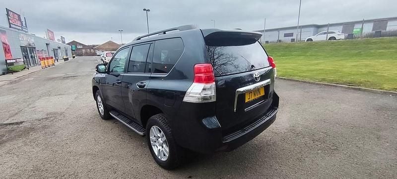 Used Toyota Land Cruiser 190 HP (139 kW) 2013 Grey Estate