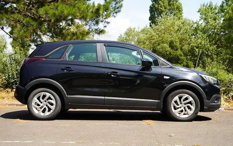 Used Vauxhall Crossland X 99 HP (72 kW) 2018 Black SUV