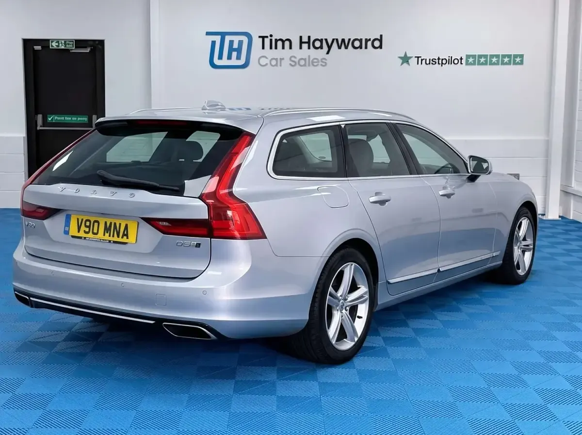 Used Volvo V90 Inscription 231 HP (169 kW) 2017 Silver Estate