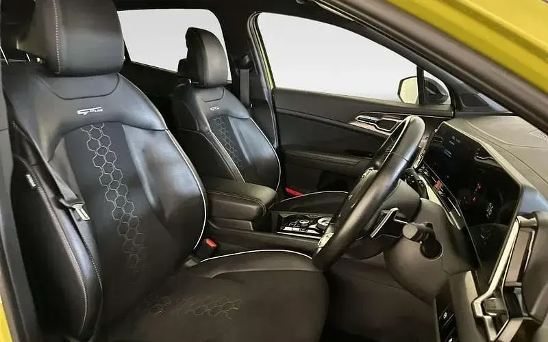 Used Kia Sportage GT-Line 150 HP (110 kW) 2023 Yellow SUV