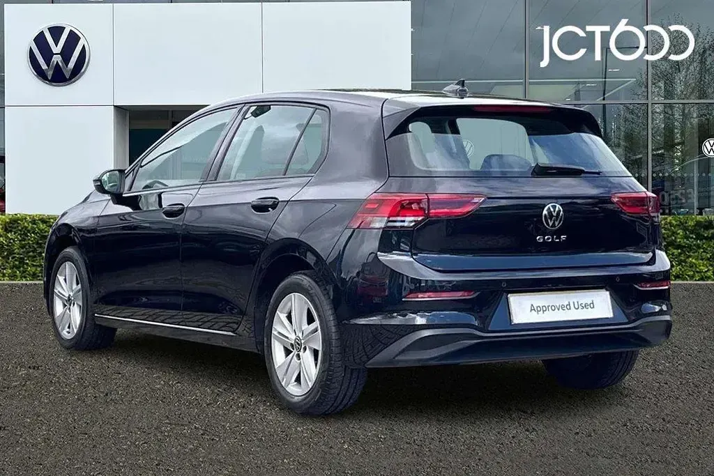 Used VW Golf VIII Life 130 HP (95 kW) 2023 Black Hatchback