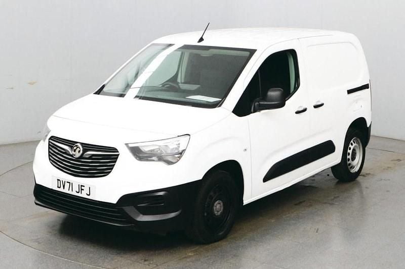 Used Vauxhall Combo 100 HP (73 kW) 2021 White MPV