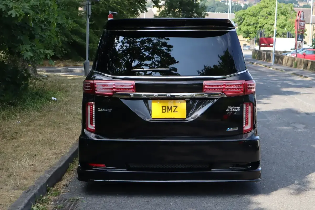 Used Nissan Elgrand 2011 Black MPV