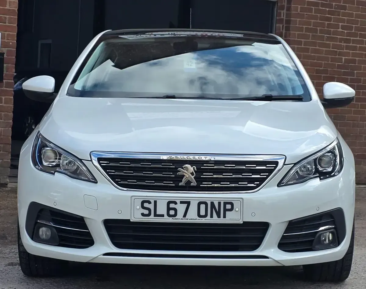Used Peugeot 308 Allure 2017 White Hatchback