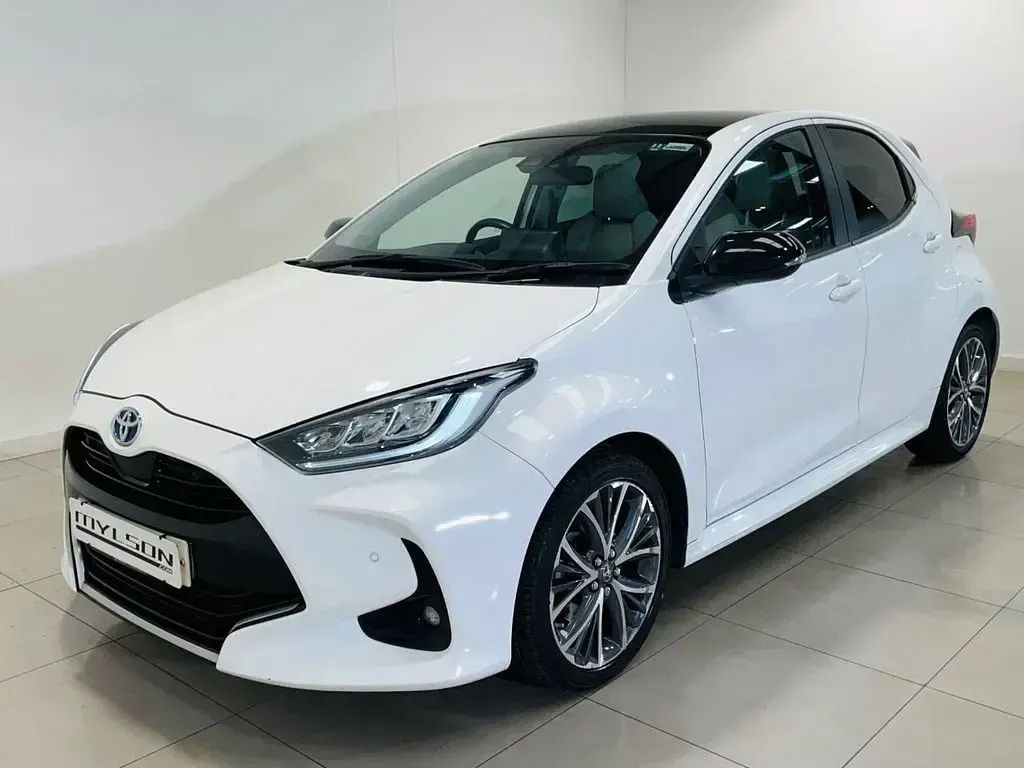 Used Toyota Yaris 2023 White Hatchback