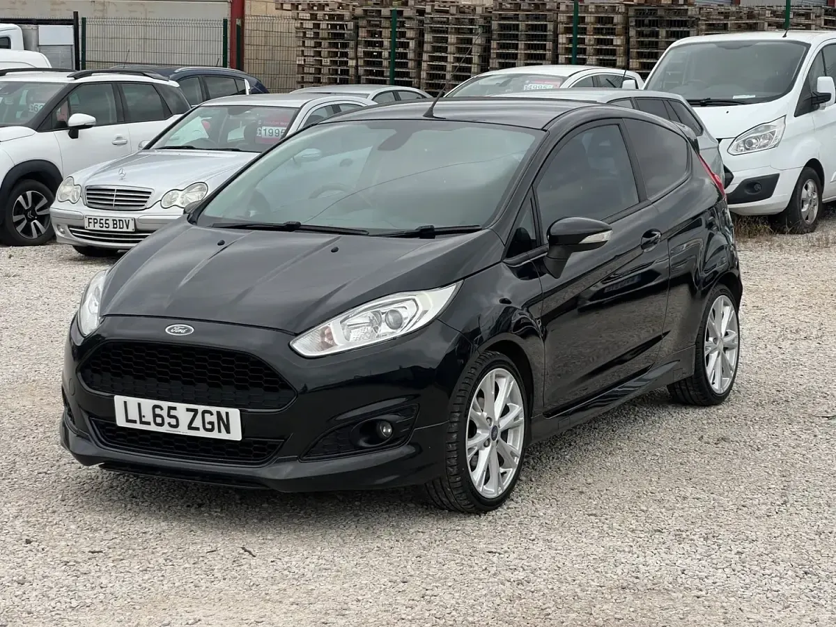 Used Ford Fiesta Sport 75 HP (55 kW) 2015 Black Hatchback