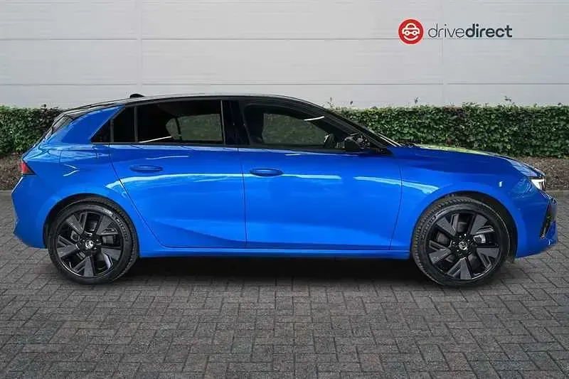 Used Vauxhall Astra 114 kW (156 HP) 2024 Blue Hatchback
