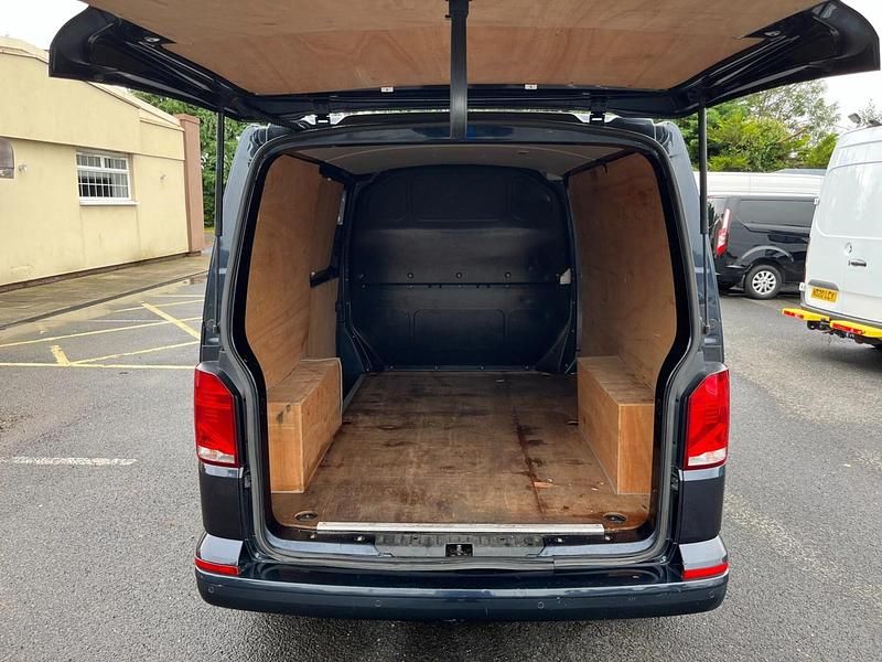 Begagnad VW Transporter Highline 2022 Blå Van