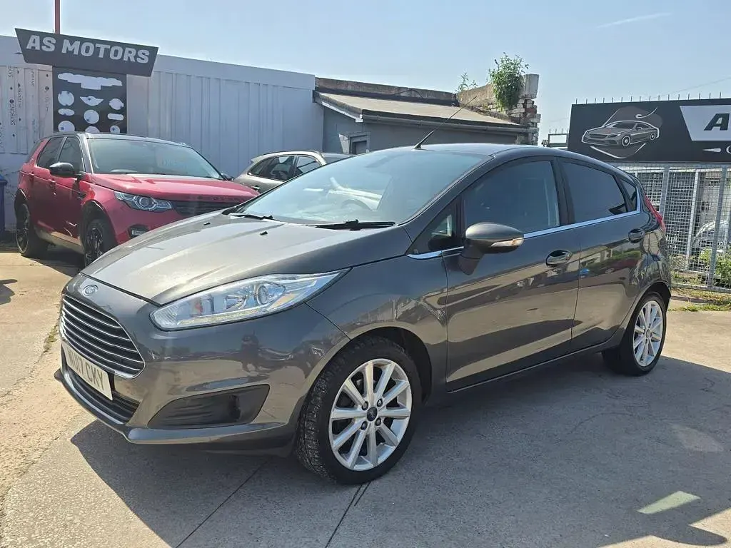 Used Ford Fiesta Titanium 2017 Grey Hatchback